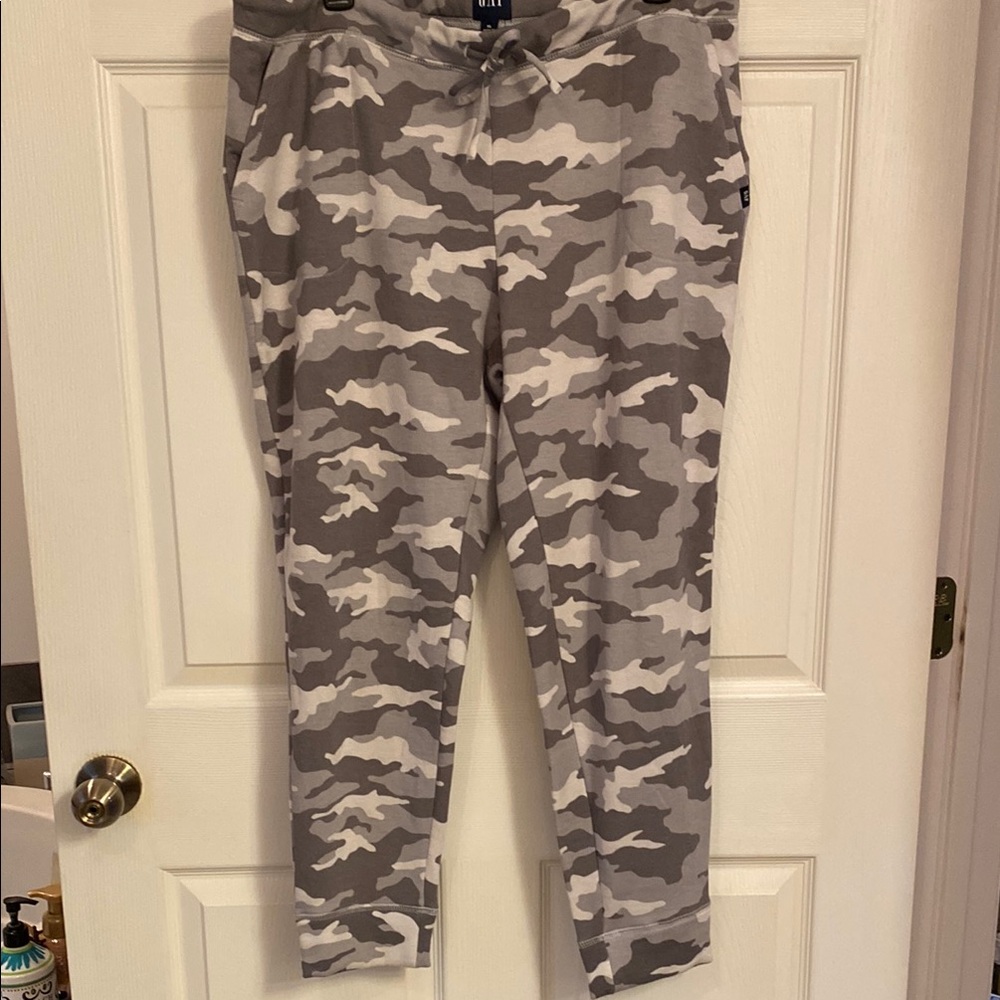 GAP Gray Camouflage Pants XL